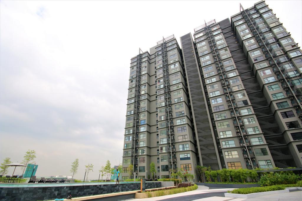 Hyve Soho Suites Cyberjaya Extérieur photo